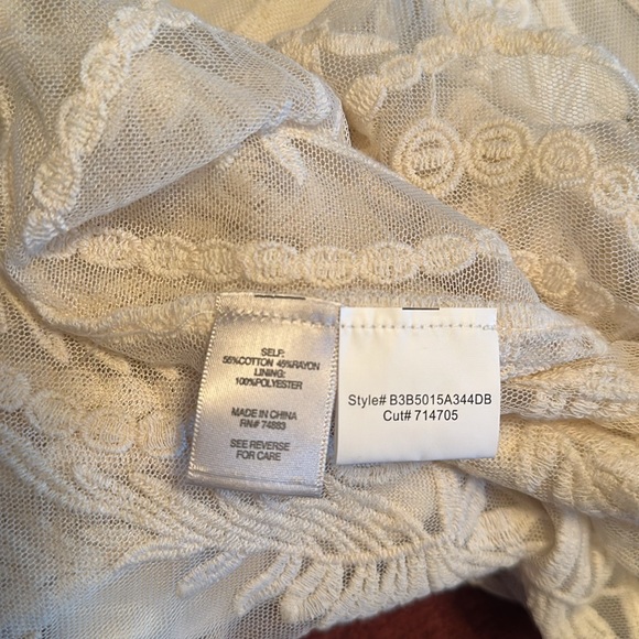 Dressbarn Sheer Embroidered Top With Camisole Size 1X NWT - Picture 10 of 12